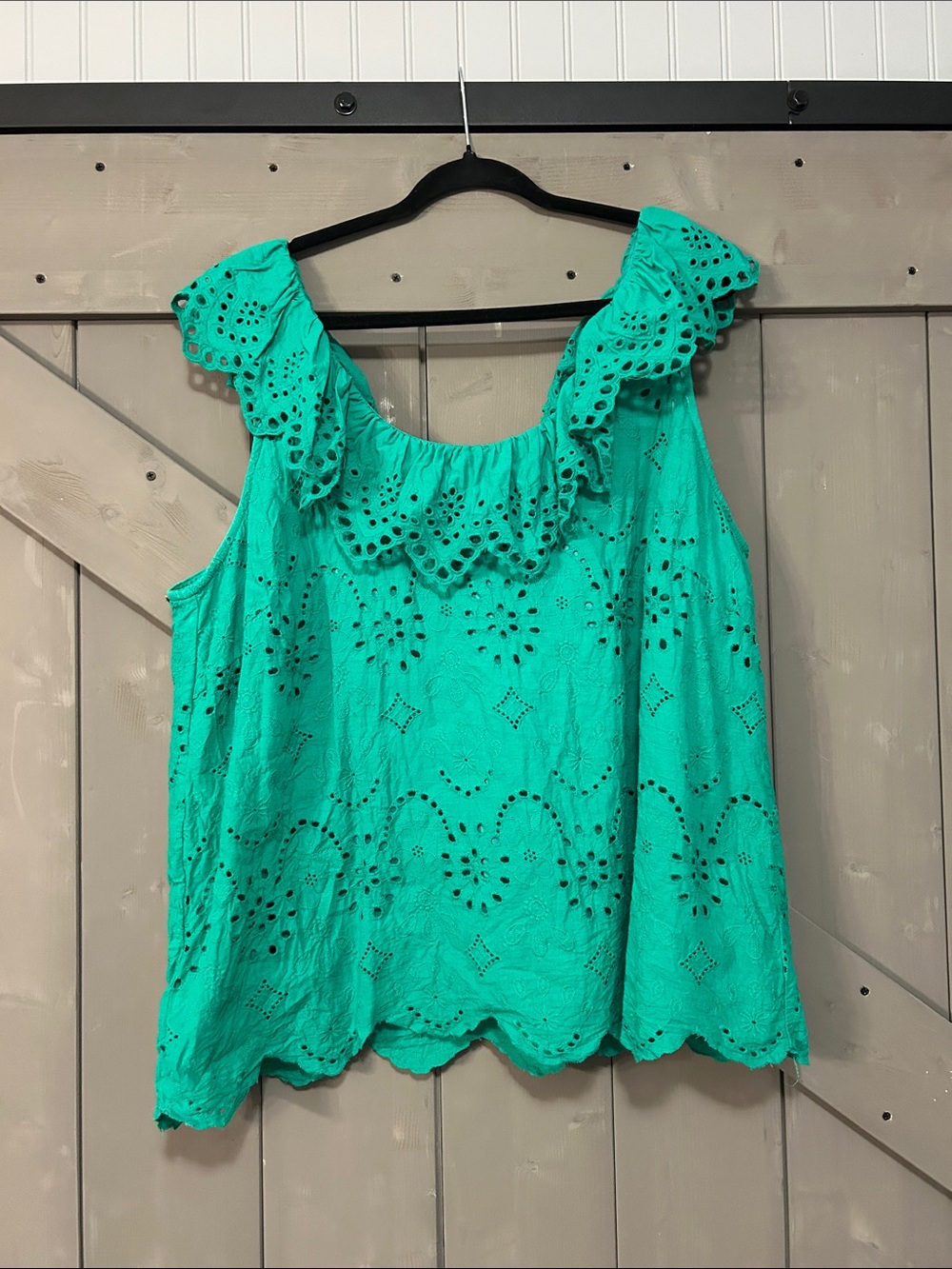 Eyelet Ruffle-Trim Tank Top in Green